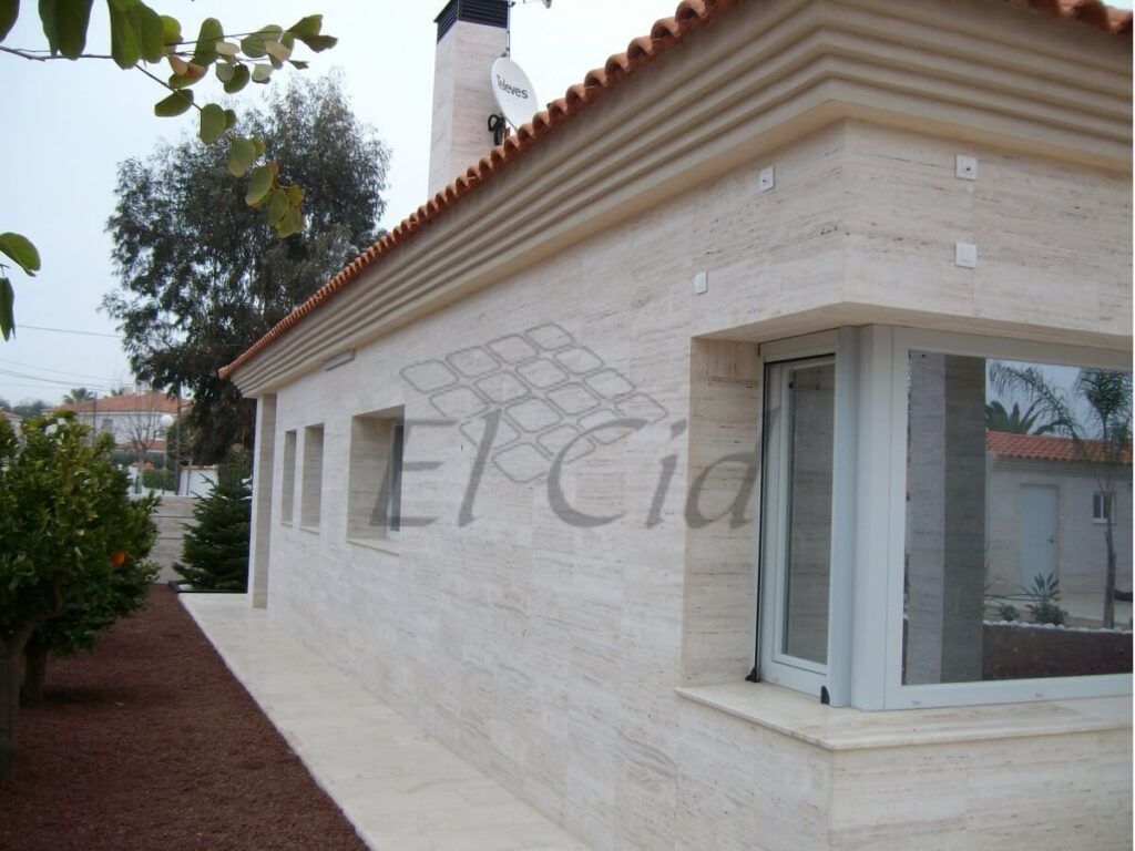 travertino haya exterior de la vivienda