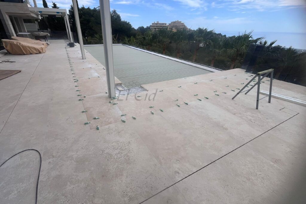 corte a ley travertino romulo suelo piscina